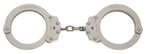 Peerless oversized chain cuffs